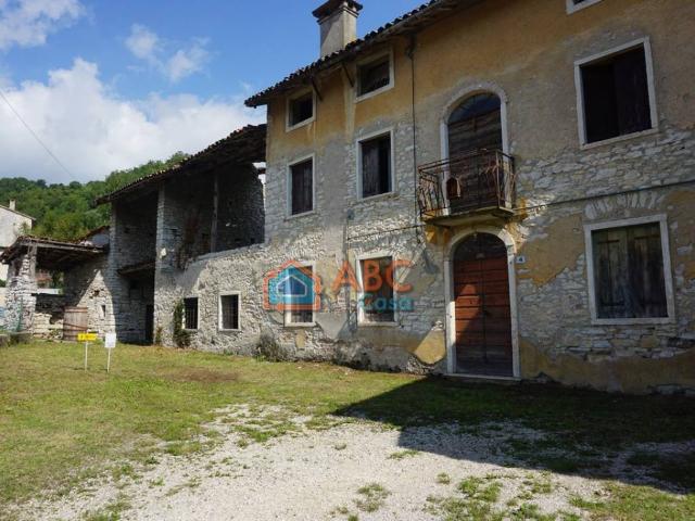 Casa indipendente in vendita a Chiampo VI