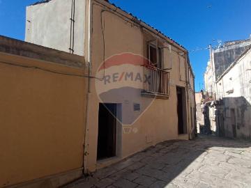 Casa indipendente in vendita a Chiaramonte Gulfi