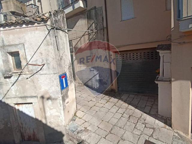 Casa indipendente in vendita a Chiaramonte Gulfi