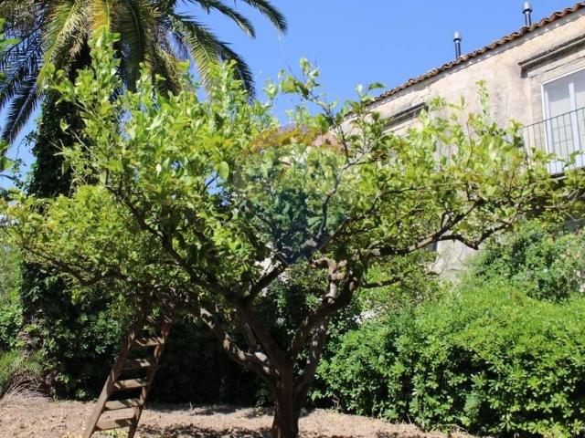 Casa indipendente in vendita a Chiaramonte Gulfi