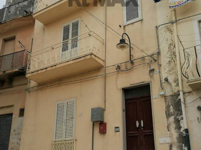 Casa indipendente in vendita a Chiaramonte Gulfi RG