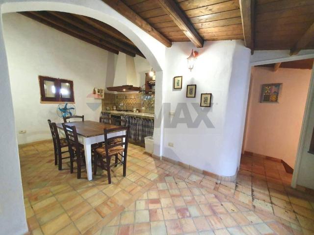 Casa indipendente in vendita a Chiaramonte Gulfi RG