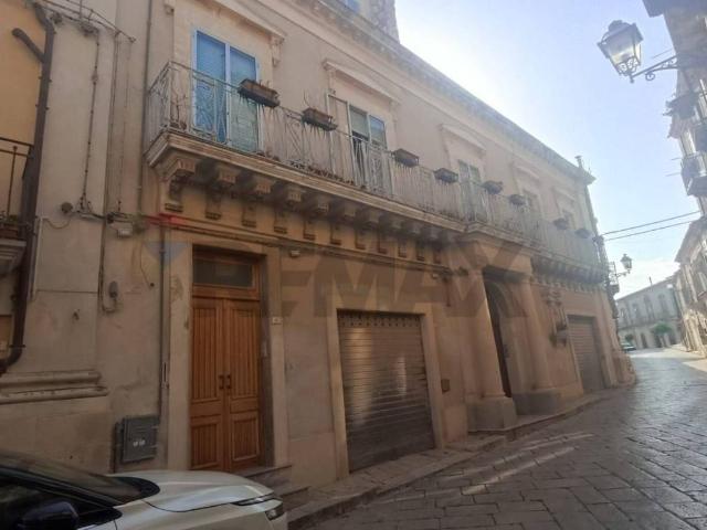 Casa indipendente in vendita a Chiaramonte Gulfi RG