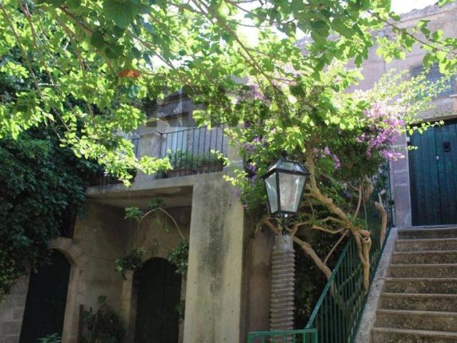 Casa indipendente in vendita a Chiaramonte Gulfi RG