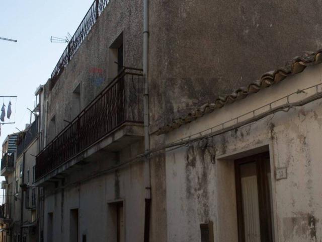 Casa indipendente in vendita a Chiaramonte Gulfi RG