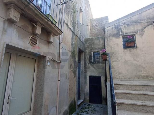 Casa indipendente in vendita a Chiaramonte Gulfi RG