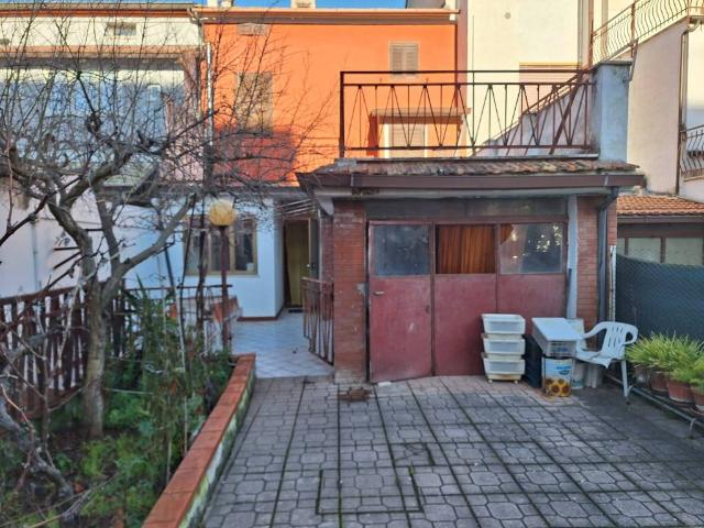 Casa indipendente in vendita a Chiaravalle AN
