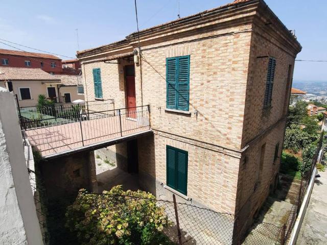 Casa indipendente in vendita a Chieti CH