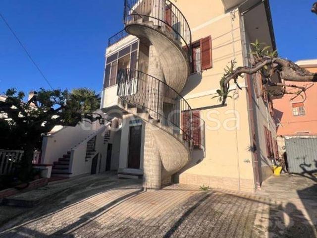 Casa indipendente in vendita a Chieti via Colle dell'Ara, 101, Chieti Scalo
