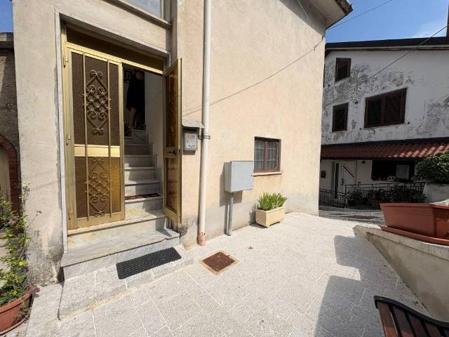 Casa indipendente in vendita a Chiusano di San Domenico AV