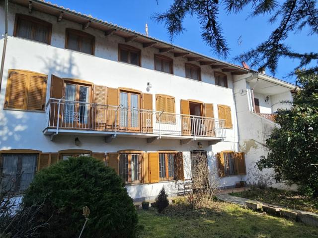 CASA INDIPENDENTE in VENDITA a CHIVASSO di 6 vani