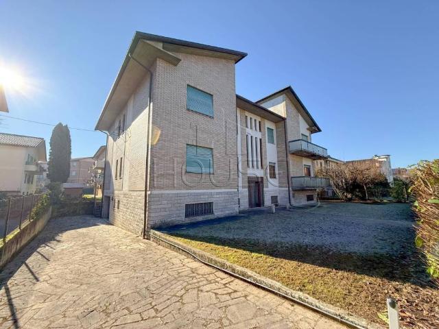 Casa indipendente in vendita a Città di Castello PG