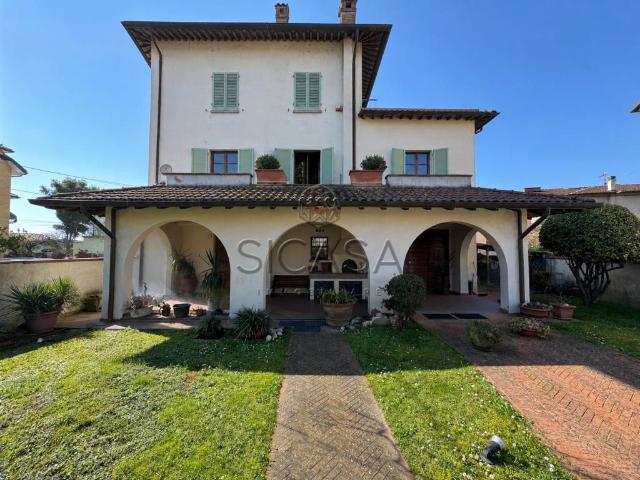 Casa indipendente in vendita a Città di Castello PG