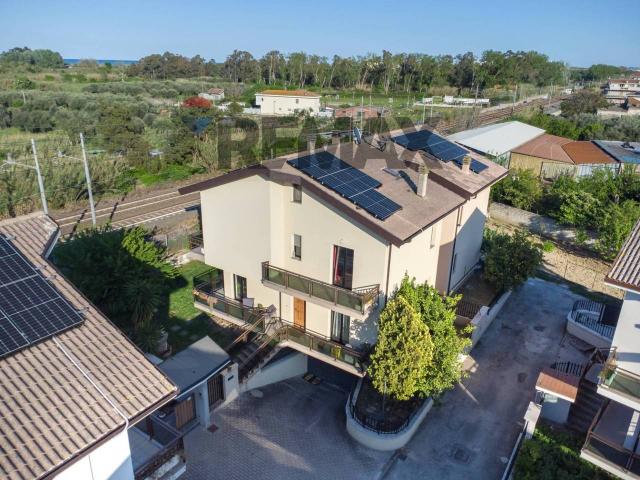 Casa indipendente in vendita a Citta' Sant'Angelo