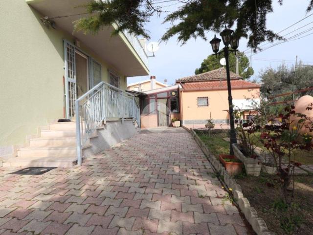 Casa indipendente in vendita a Città Sant'Angelo PE