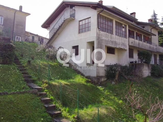 Casa indipendente in vendita a Civate LC