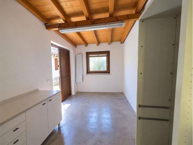 Casa indipendente in vendita a Civate LC