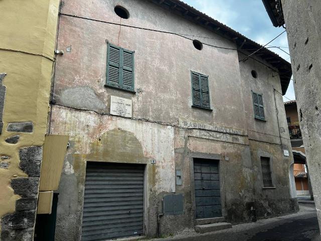 Casa indipendente in vendita a Civate LC