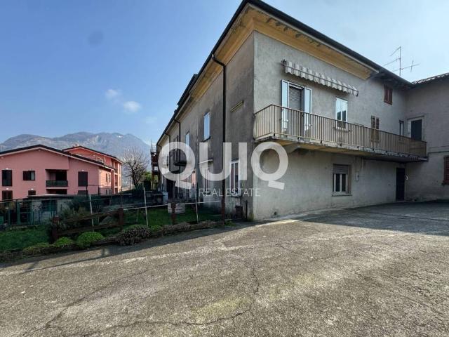 Casa indipendente in vendita a Civate LC