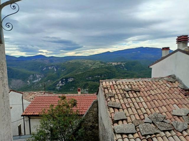 Casa indipendente in vendita a Civitaluparella CH