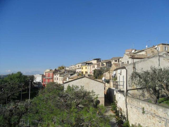 Casa indipendente in vendita a Civitanova Marche MC