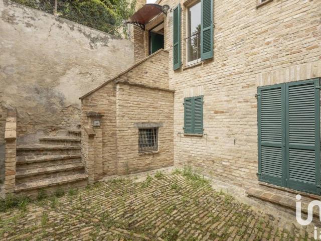 Casa indipendente in vendita a Civitanova Marche MC