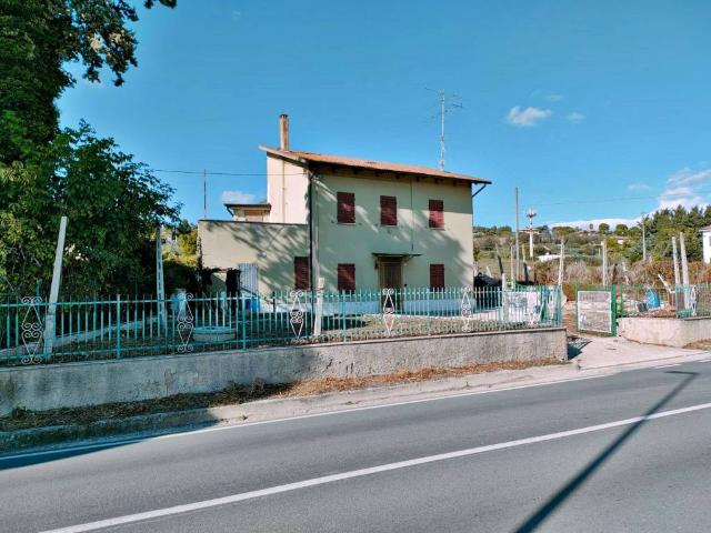 Casa indipendente in vendita a Civitanova Marche MC