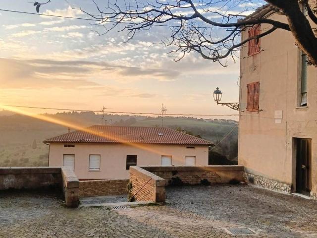 Casa indipendente in vendita a Civitanova Marche MC