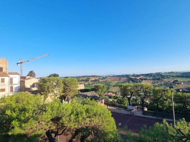 Casa indipendente in vendita a Civitanova Marche MC