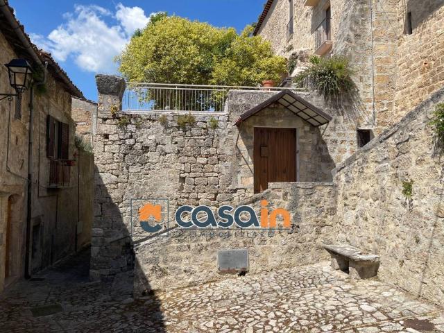 Casa indipendente in vendita a Civitella del Tronto TE