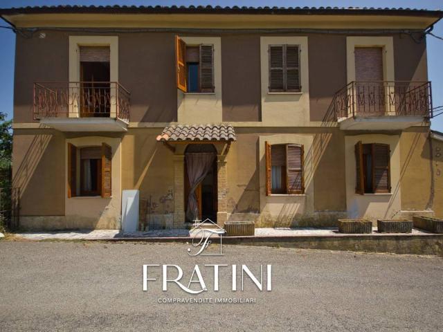 Casa indipendente in vendita a Civitella del Tronto TE