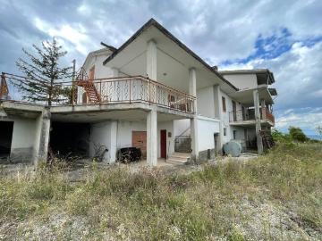 Casa indipendente in vendita a Civitella del Tronto TE