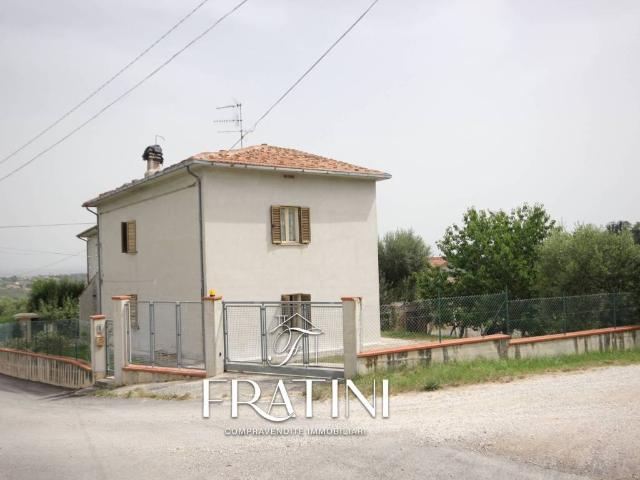 Casa indipendente in vendita a Civitella del Tronto TE