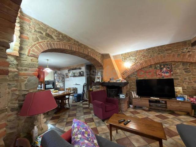 Casa indipendente in vendita a Civitella in Val di Chiana AR