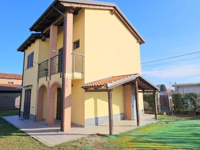 CASA INDIPENDENTE in VENDITA a CIGLIANO di 4 vani