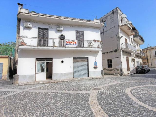Casa indipendente in vendita a Cimitile NA