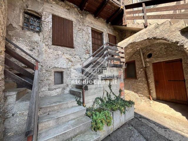 Casa indipendente in vendita a Cimone TN