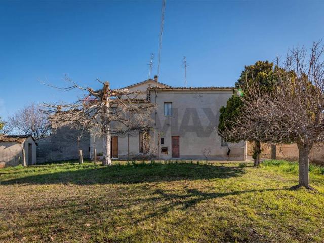 Casa indipendente in vendita a Cingoli MC