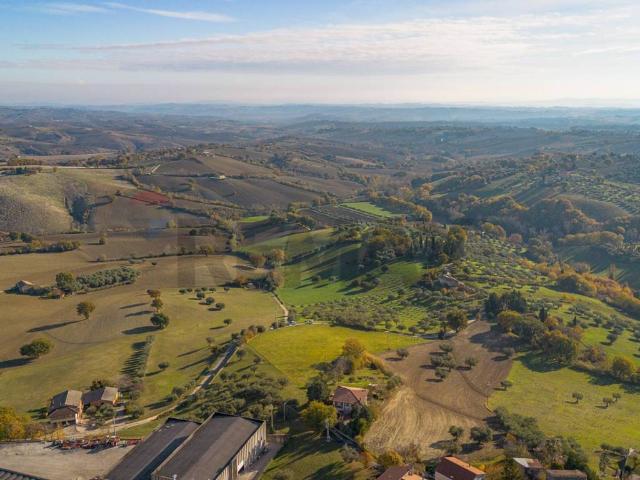 Casa indipendente in vendita a Cingoli MC