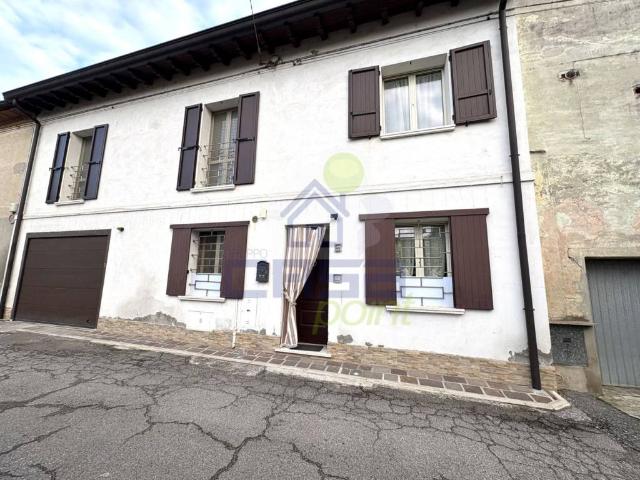 Casa indipendente in vendita a Cingia de' Botti CR