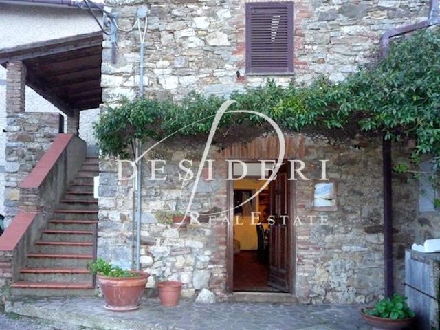 Casa indipendente in vendita a Cinigiano
