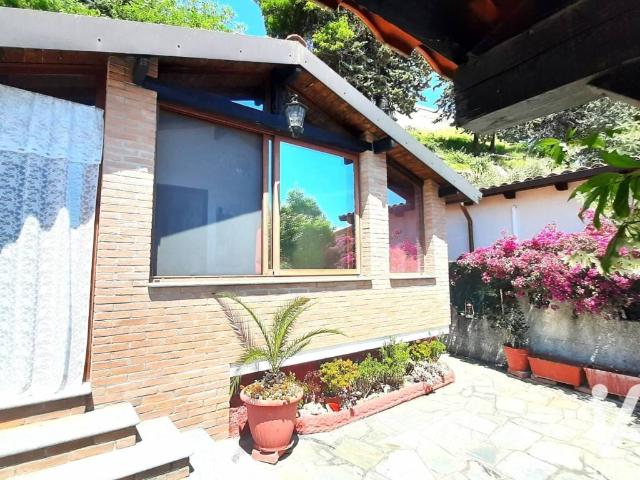 Casa indipendente in vendita a Cisano sul Neva SV