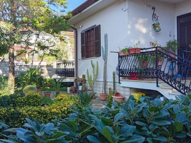 Casa indipendente in vendita a Cisterna di Latina LT