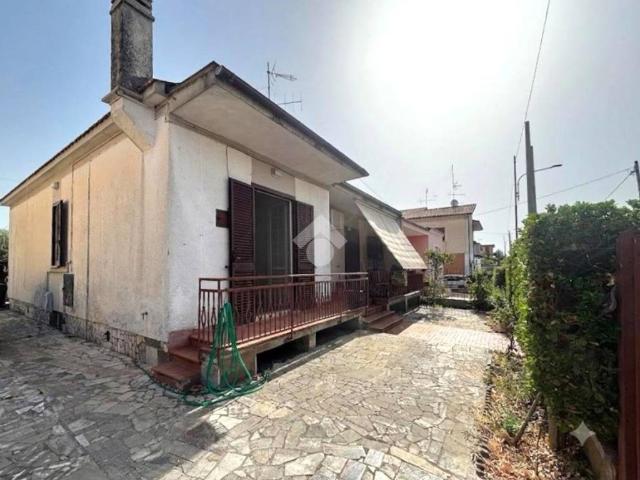 Casa indipendente in vendita a Cisterna di Latina LT