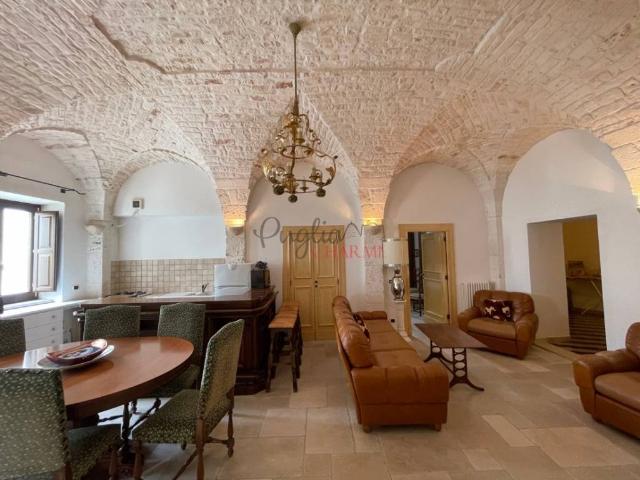 Casa indipendente in vendita a Cisternino BR