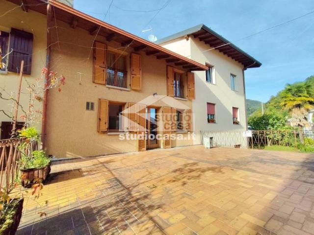 Casa indipendente in vendita a Clusone BG