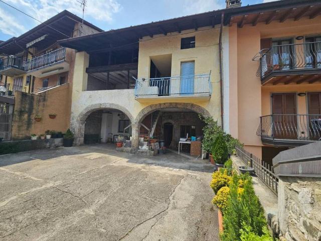 Casa indipendente in vendita a Clusone BG