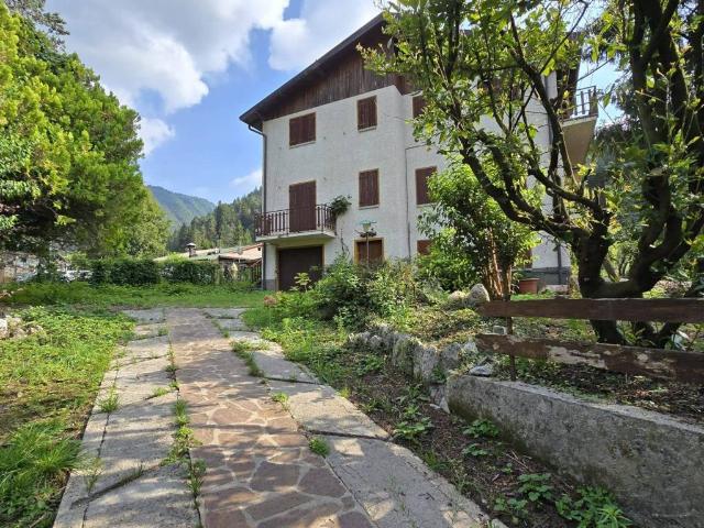 Casa indipendente in vendita a Clusone BG