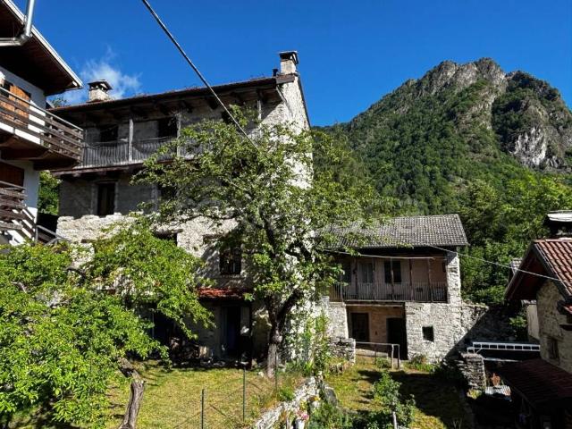 Casa indipendente in vendita a Cravagliana