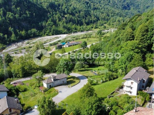 Casa indipendente in vendita a Cravagliana VC